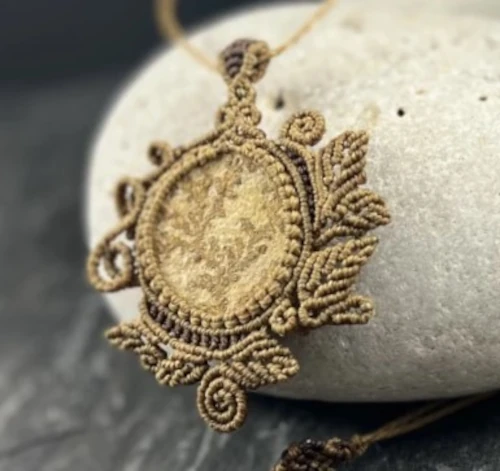 Pendentif en psilomélane – Image 3