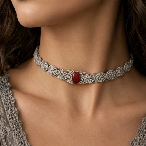 Collier ras le cou artisanal réalisé en pierre naturelle de cornaline et micro macramé