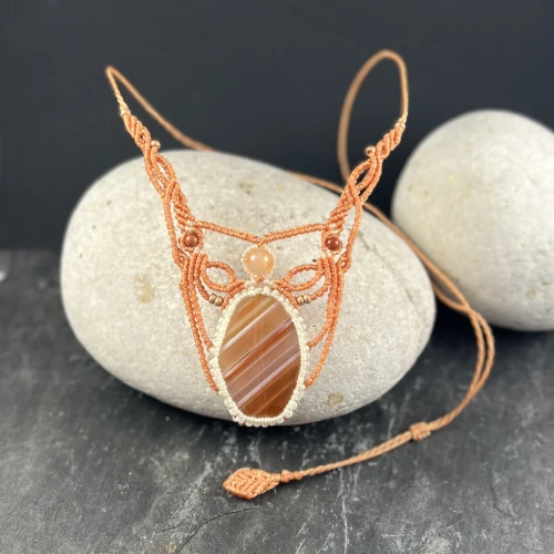 Collier micro macramé agate rayée orange bijou artisanal fait main So’fil macramé
