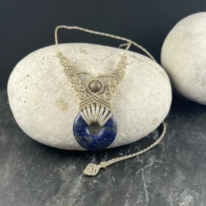 Collier micro macramé donut lapis-lazuli bijou artisanal fait main So’fil macramé