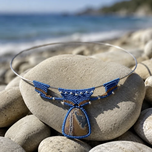 Pendentif torque bleu et marron avec jaspe, création unique